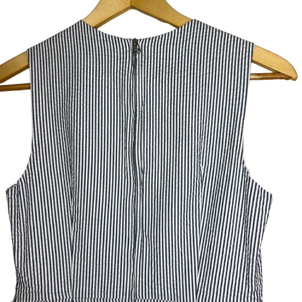 Gap Blue and White Seersucker Sleeveless Dress with Pleated Skirt. Sz 2. EUC!! - Picture 5 of 13